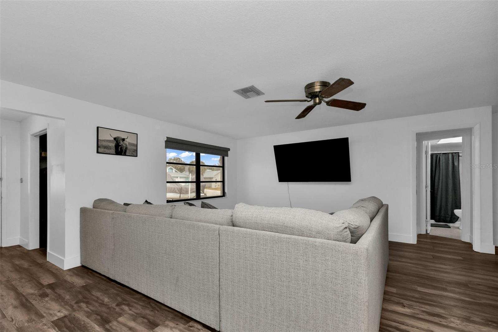 Image 6 of 67 For 21499 Sheldon Avenue