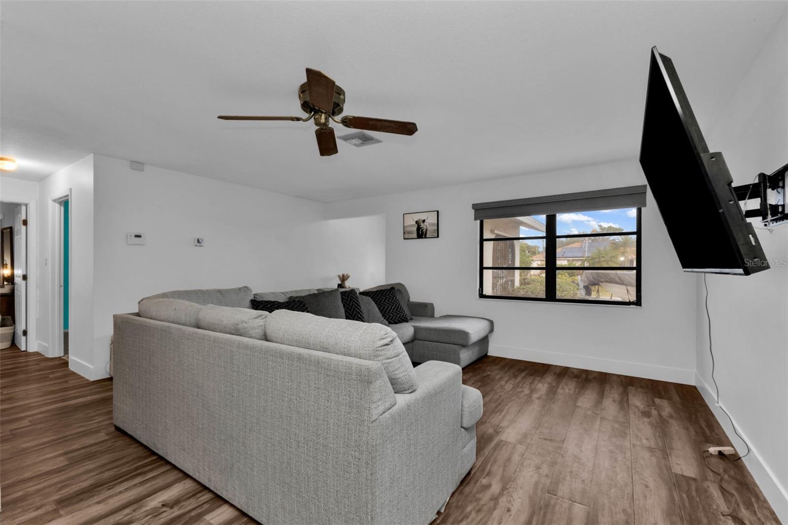 Image 7 of 67 For 21499 Sheldon Avenue