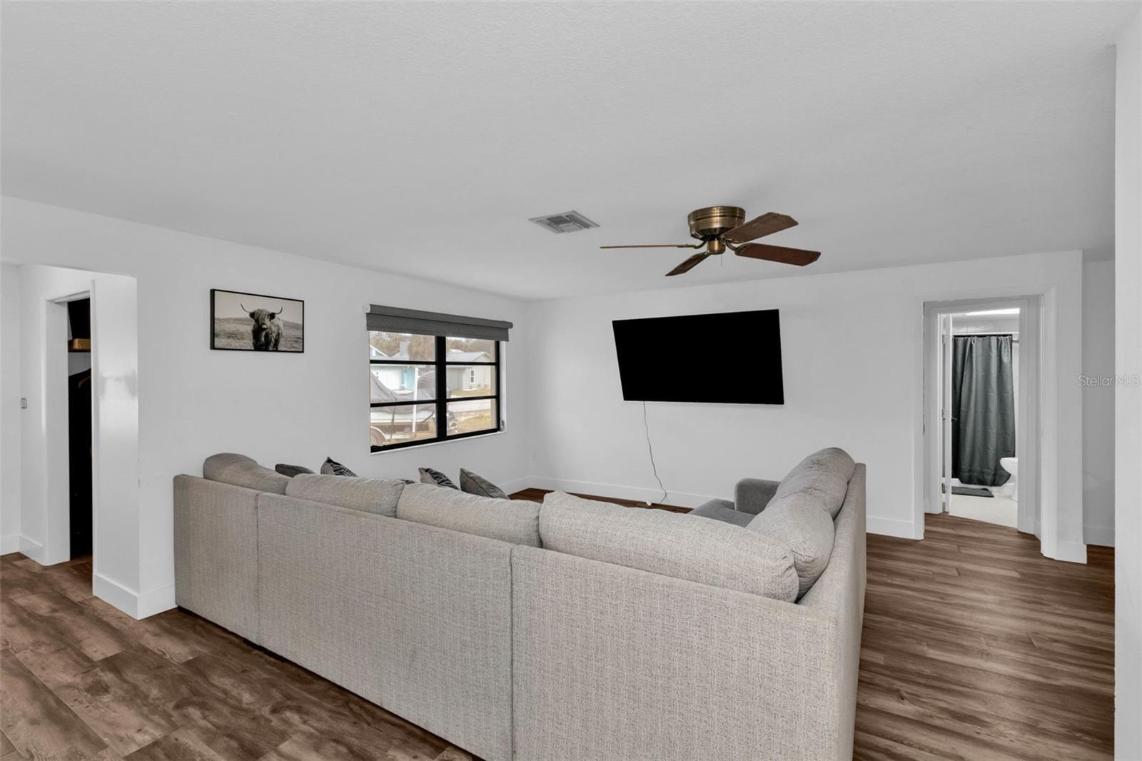 Image 9 of 67 For 21499 Sheldon Avenue