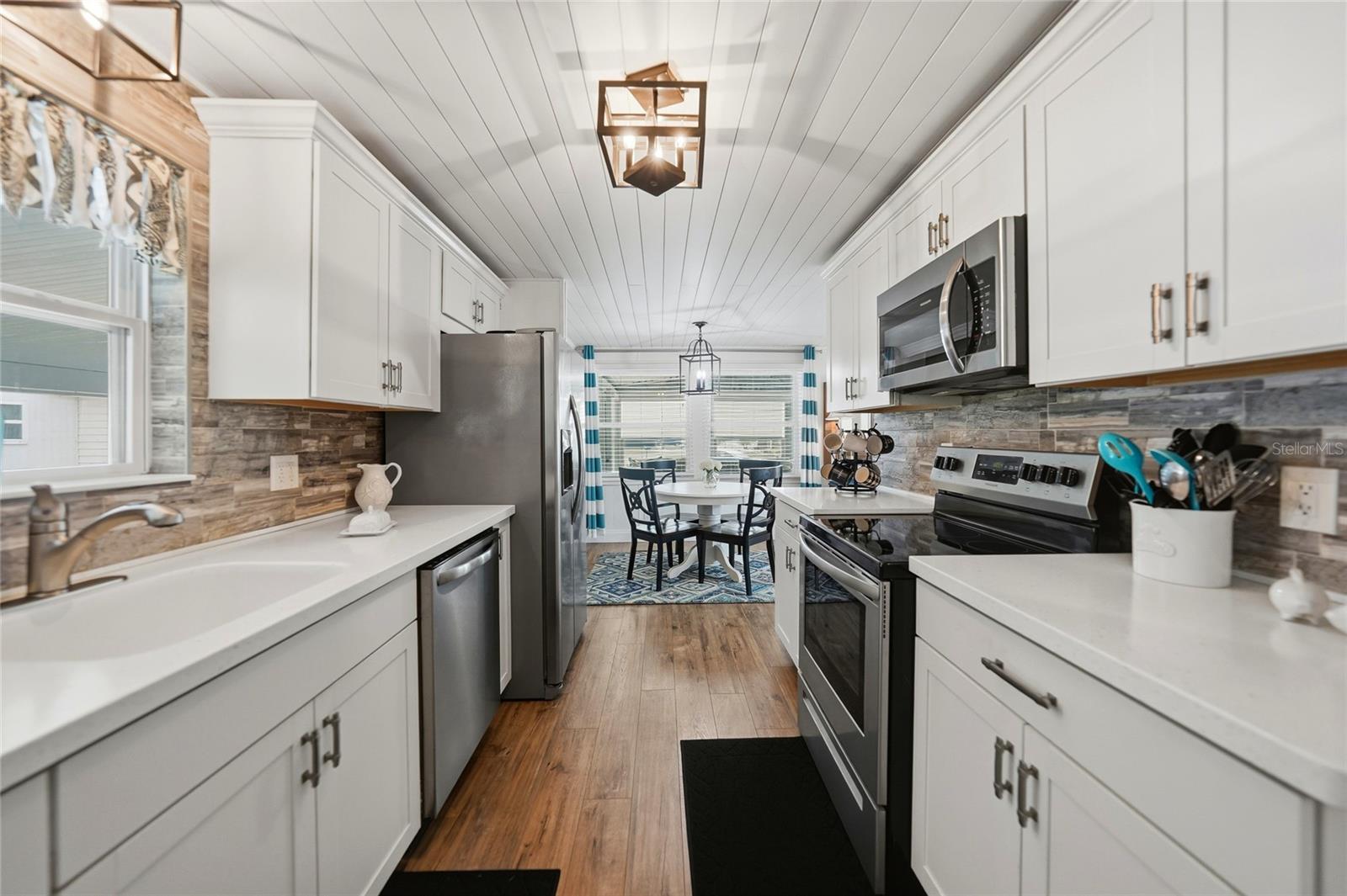 Image 7 of 60 For 12011 Sunlite Street