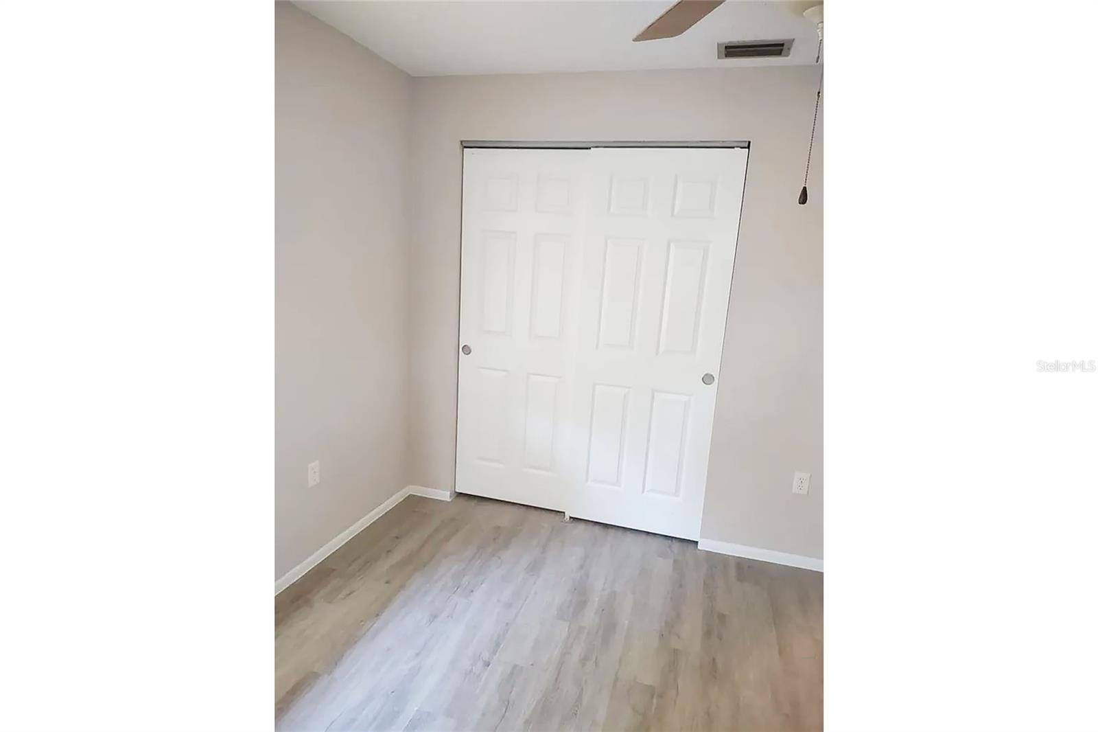 Image 7 of 18 For 82 Wentworth Street