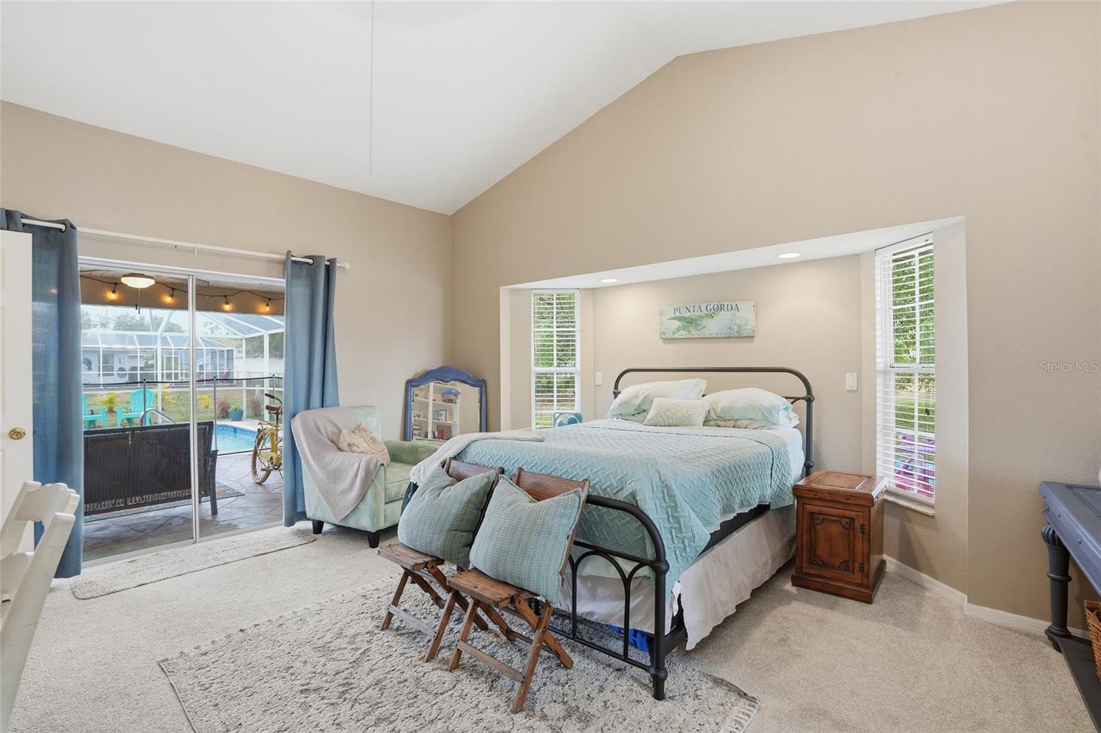 Listing photo id 11 for 195 Uruguay Drive