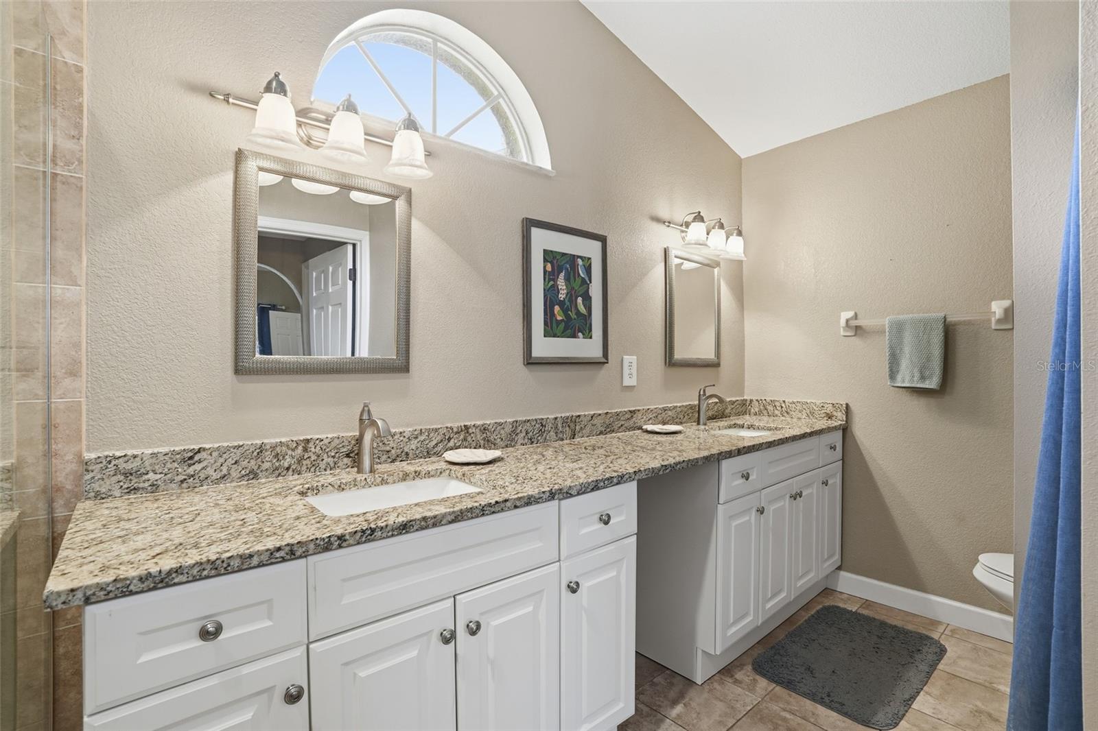 Listing photo id 14 for 195 Uruguay Drive