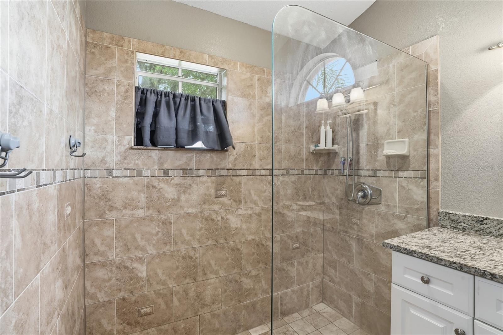 Listing photo id 15 for 195 Uruguay Drive