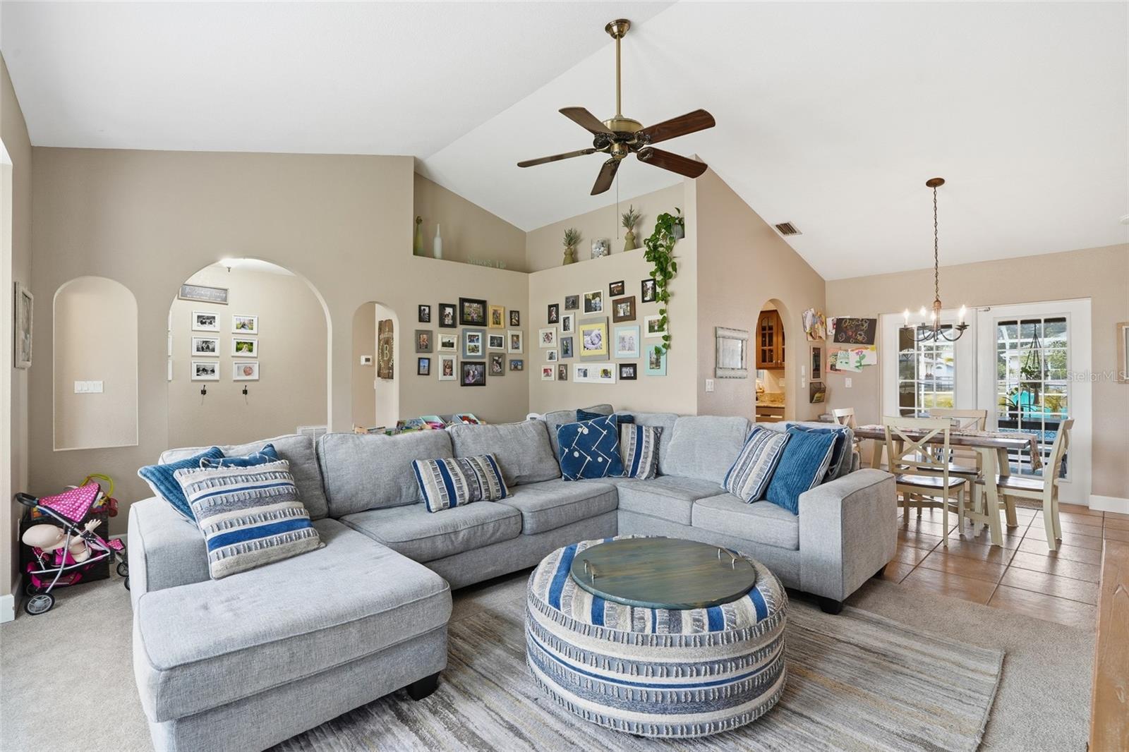 Listing photo id 4 for 195 Uruguay Drive