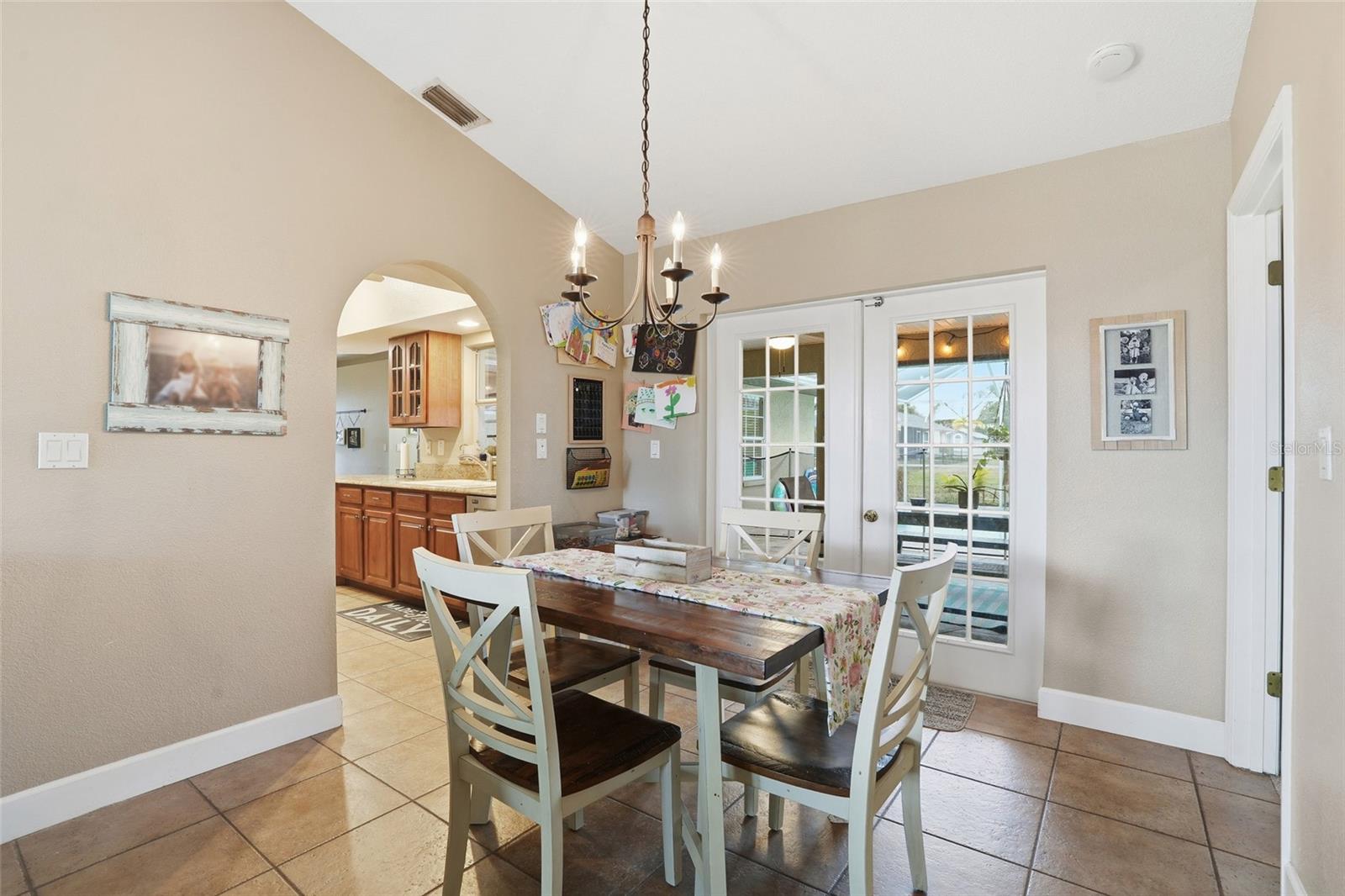 Listing photo id 6 for 195 Uruguay Drive