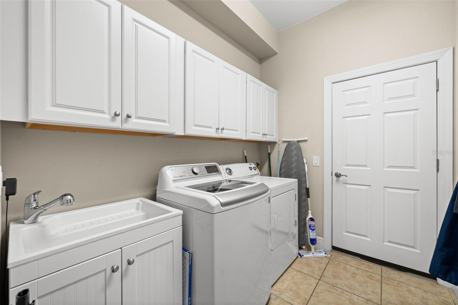 Image 26 of 65 For 10275 Ashbrook Court