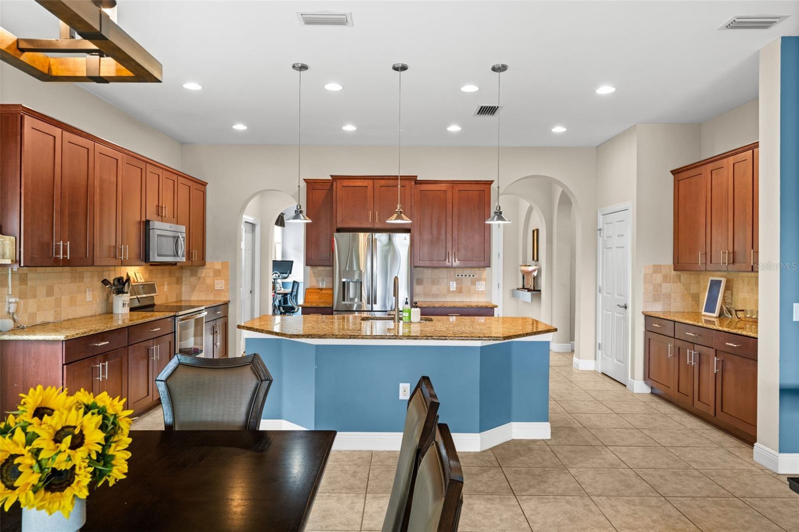 Image 4 of 65 For 10275 Ashbrook Court