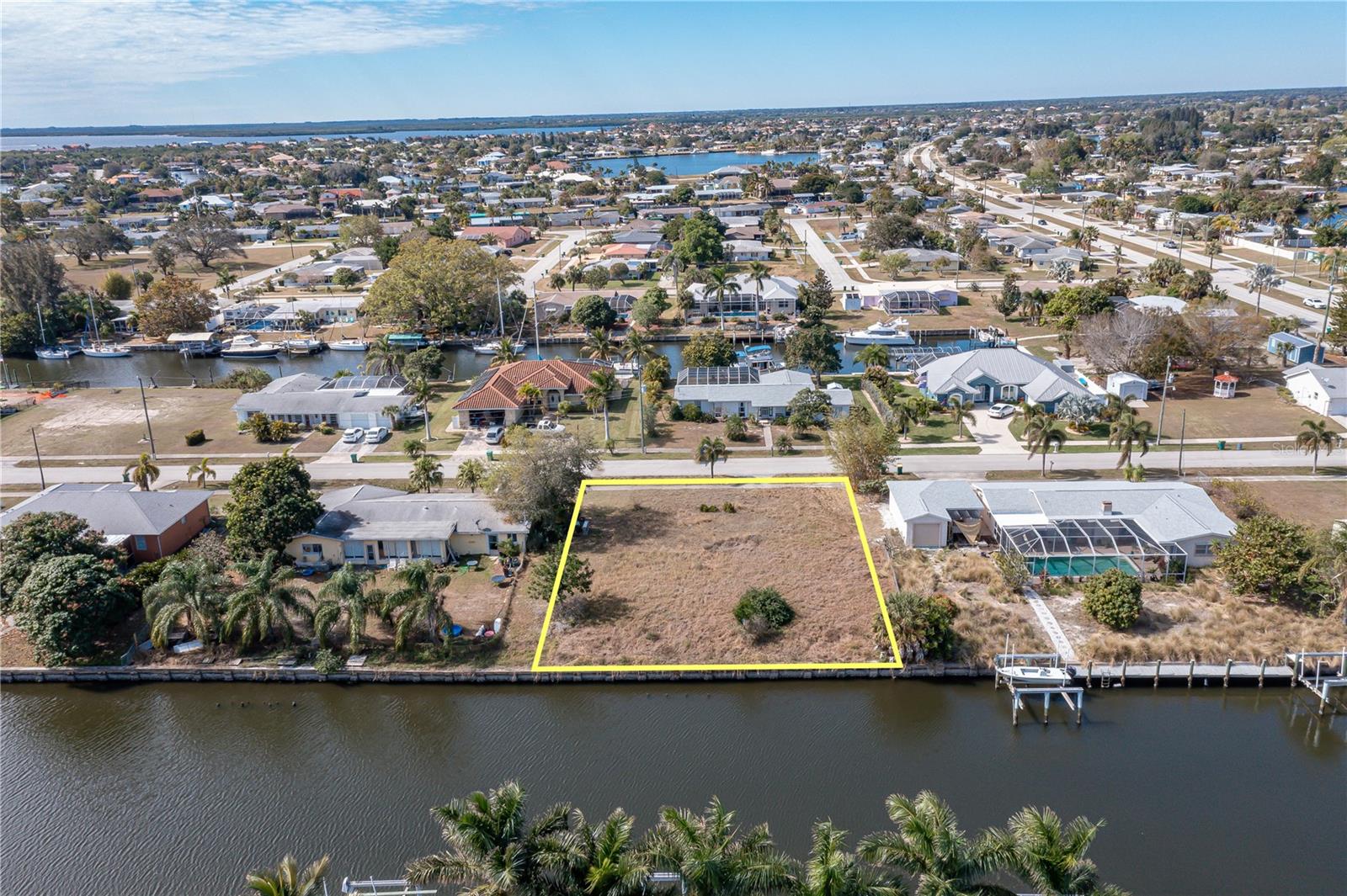 Image 10 of 14 For 109 Baldwin Court Se