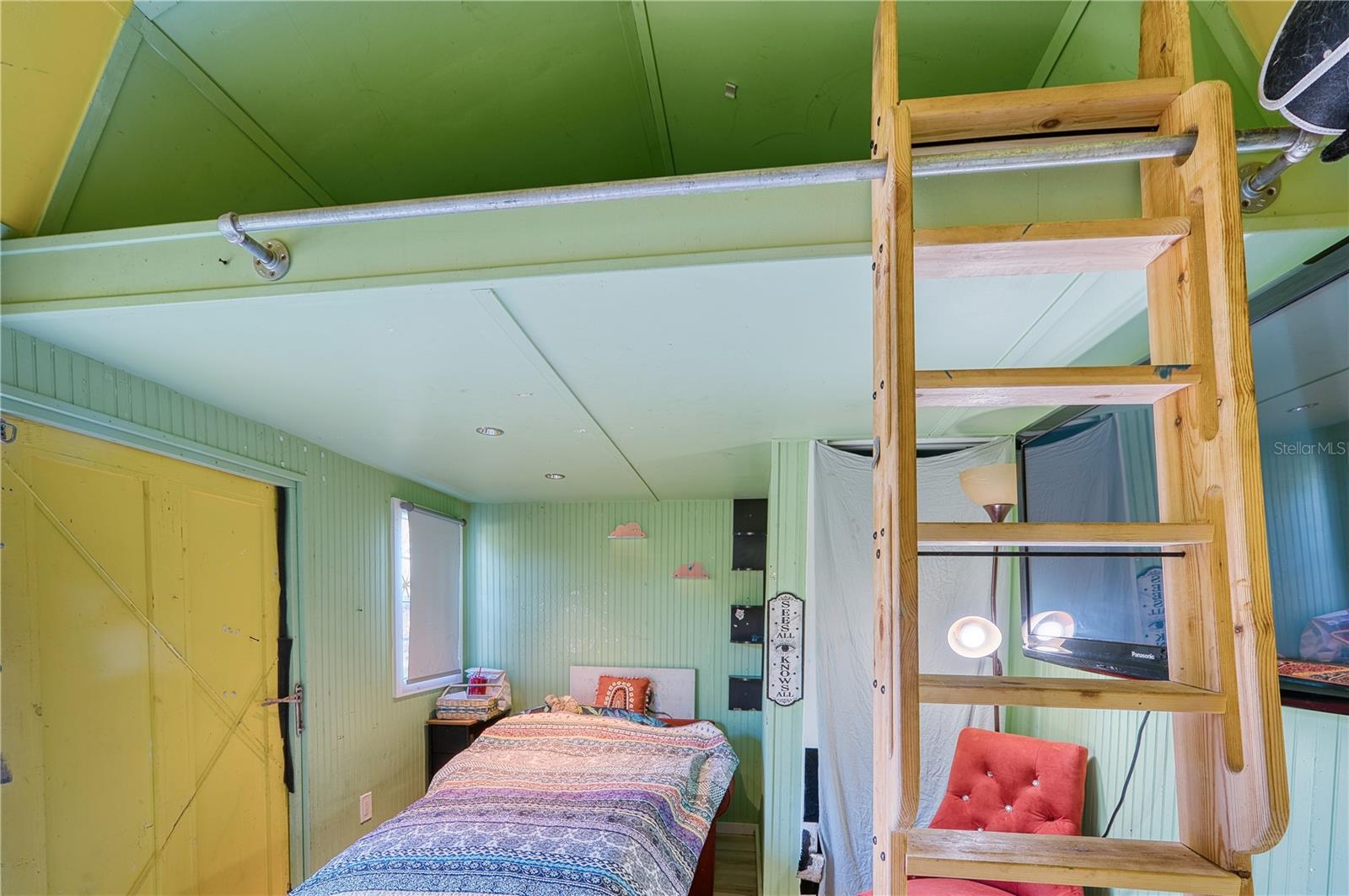 Image 26 of 48 For 1027 Coral Ridge Drive