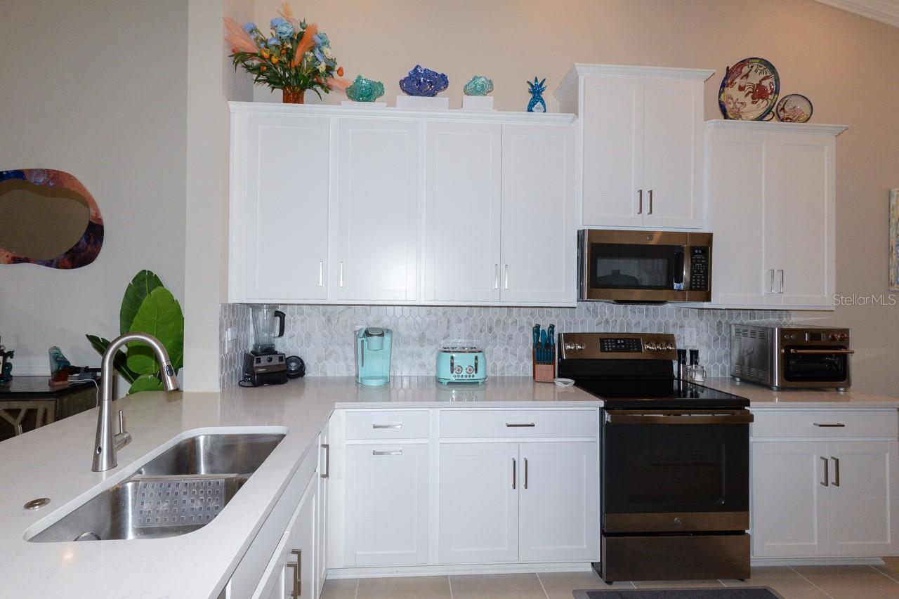 Image 7 of 42 For 23853 Collina Way 201