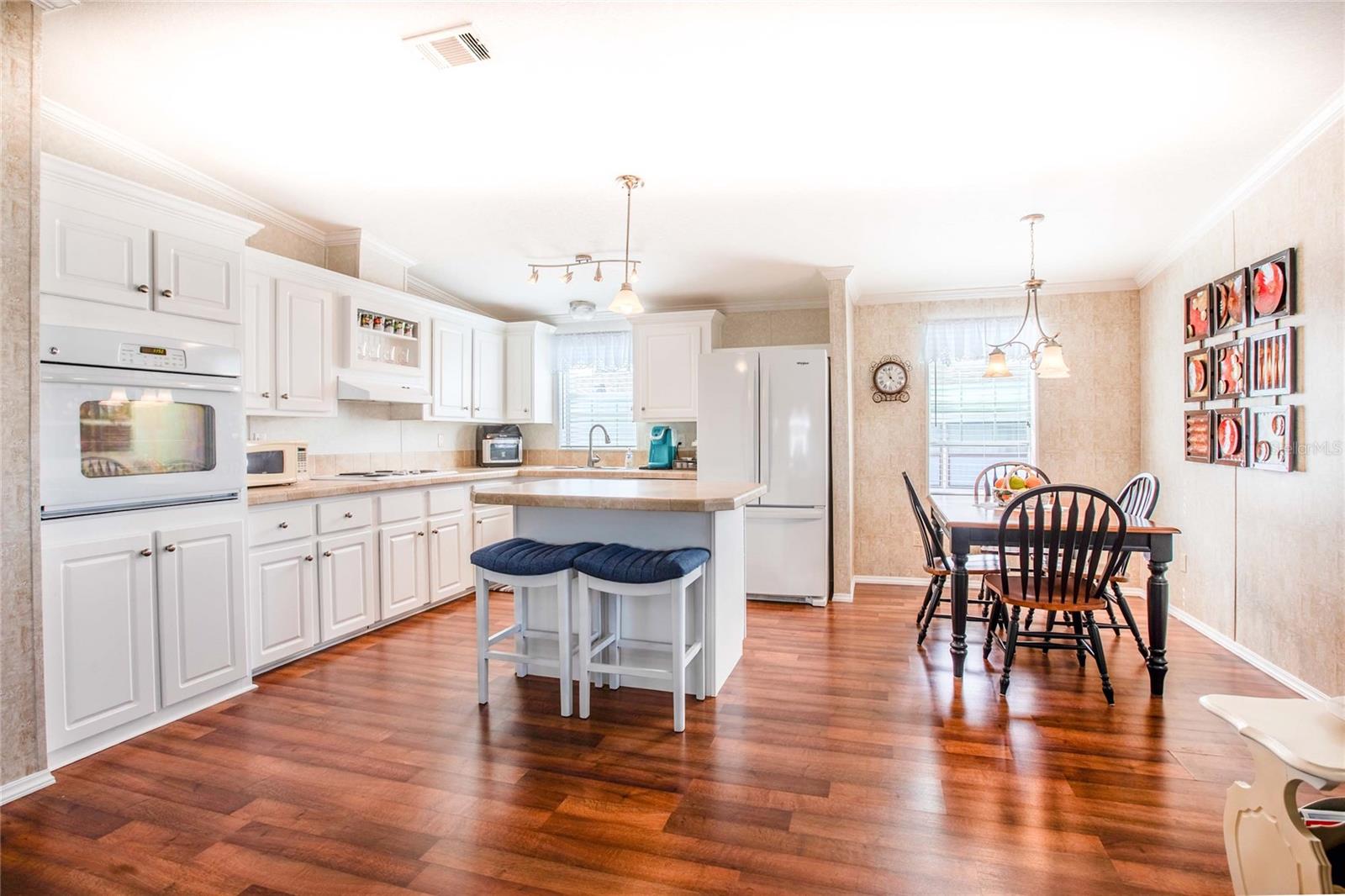 Image 4 of 62 For 2100 Kings Highway 651