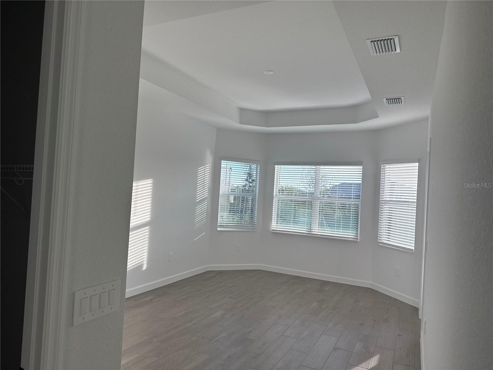 Image 12 of 28 For 7796 Lakes Edge Lane