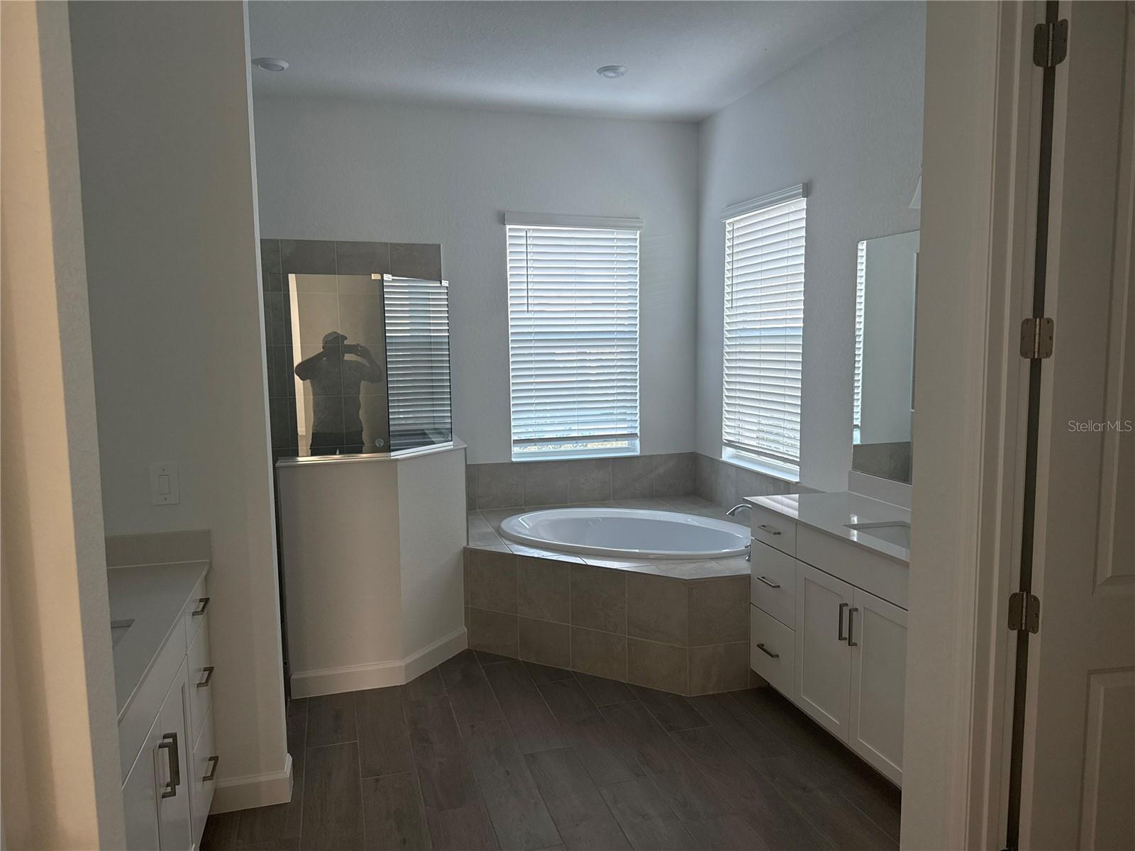 Image 14 of 28 For 7796 Lakes Edge Lane