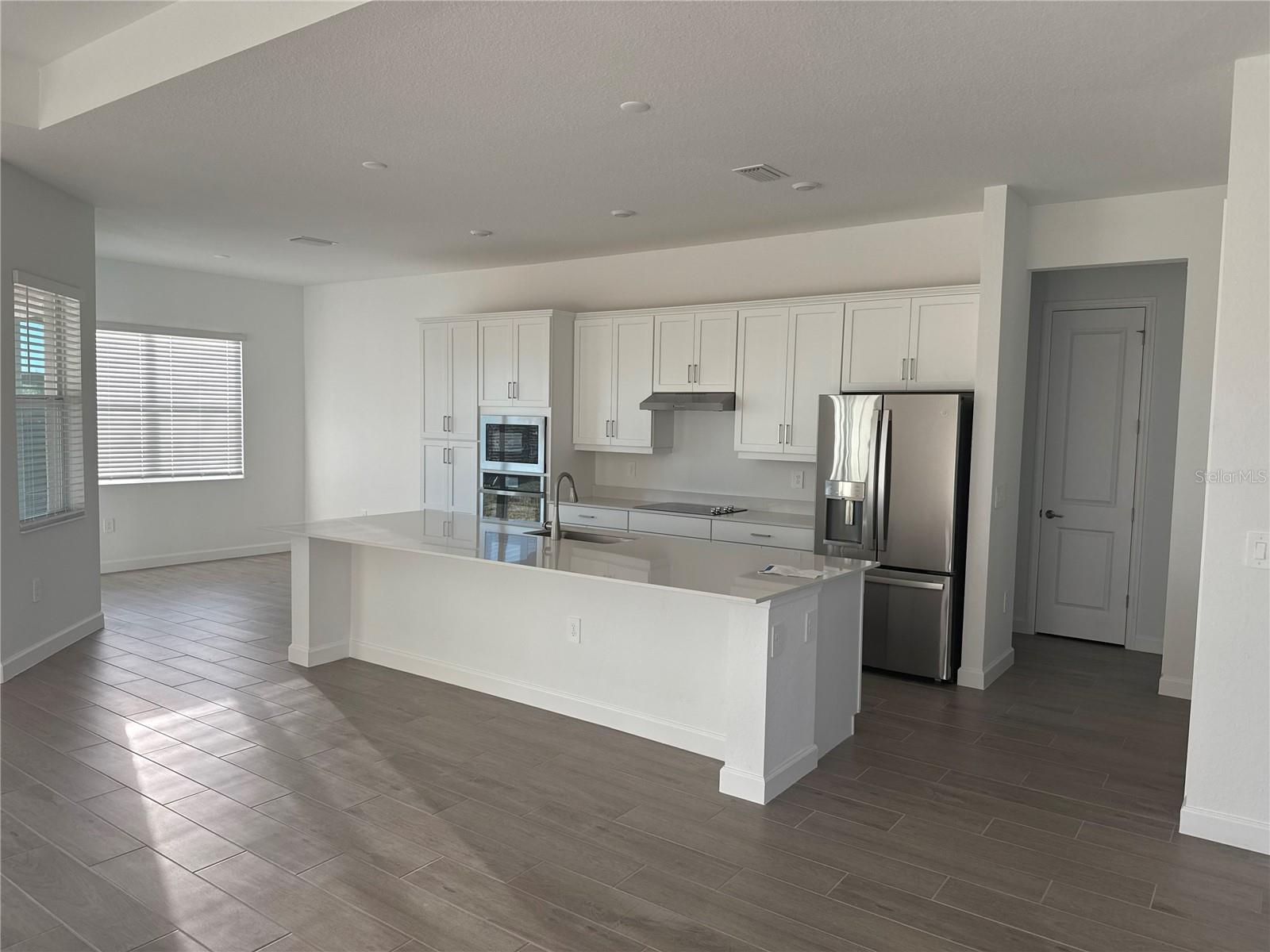 Image 7 of 28 For 7796 Lakes Edge Lane