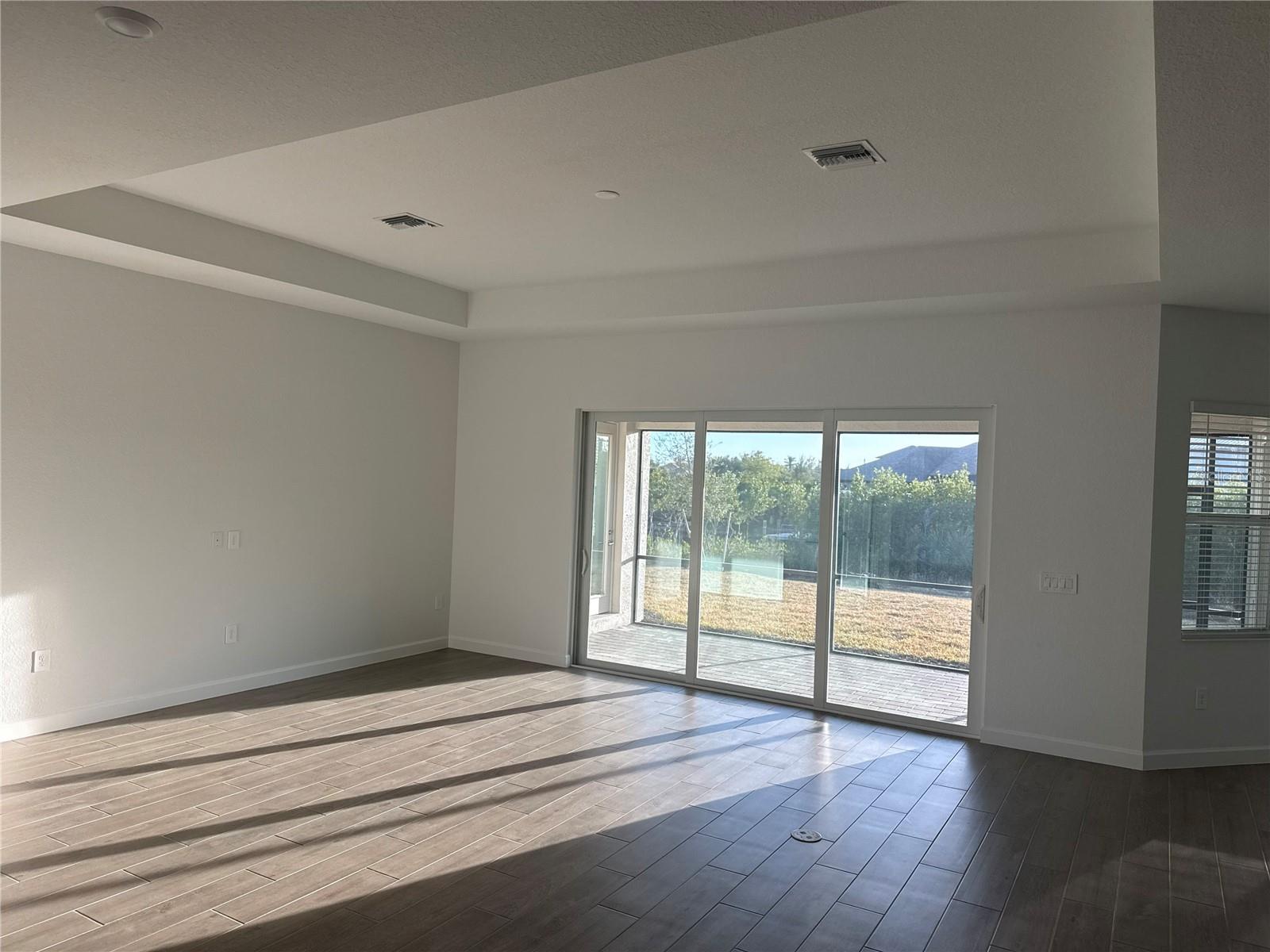 Image 8 of 28 For 7796 Lakes Edge Lane