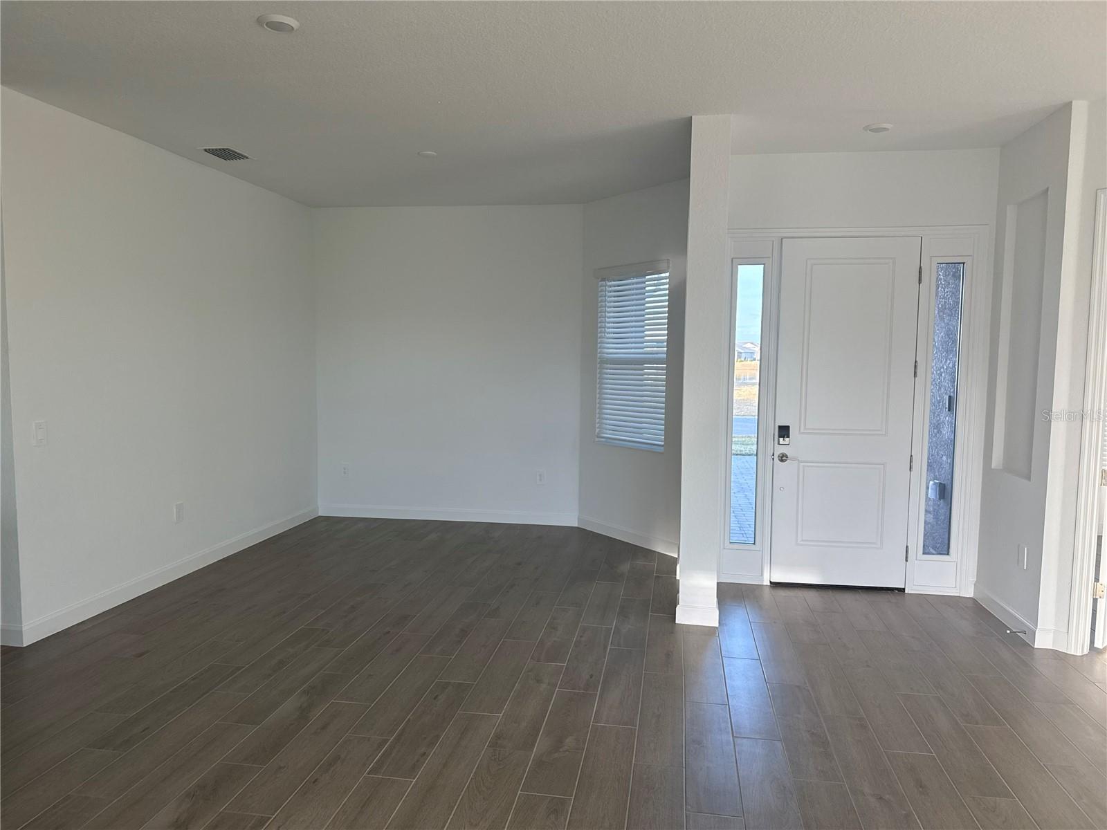 Image 9 of 28 For 7796 Lakes Edge Lane