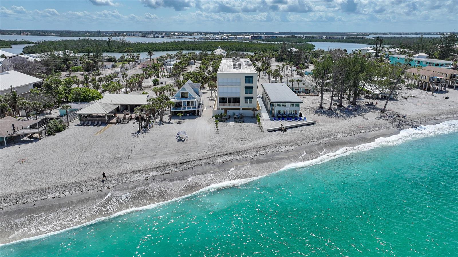 Image 25 of 45 For 2590 Beach Road 5