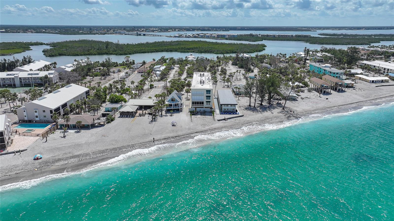 Image 4 of 45 For 2590 Beach Road 5