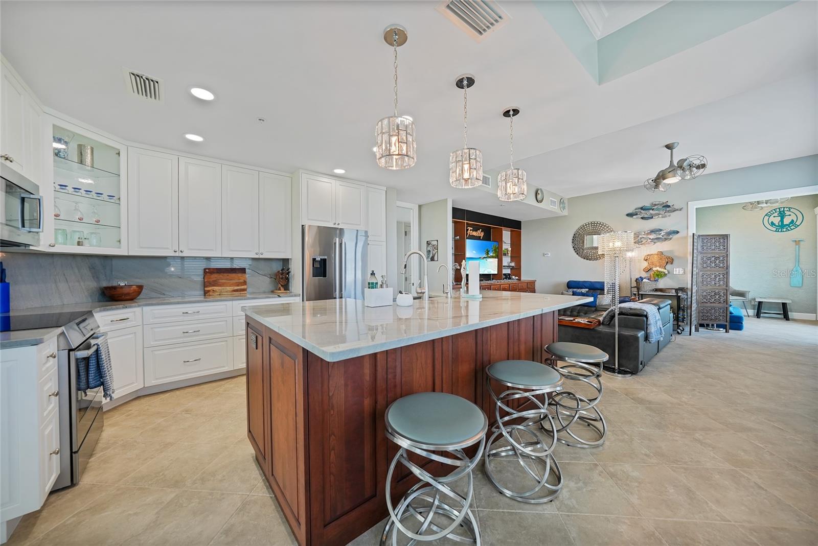 Image 8 of 45 For 2590 Beach Road 5