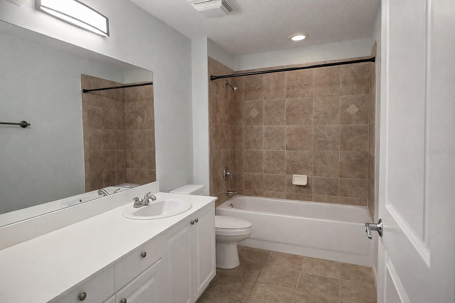 Image 12 of 16 For 5123 Melbourne Street D203