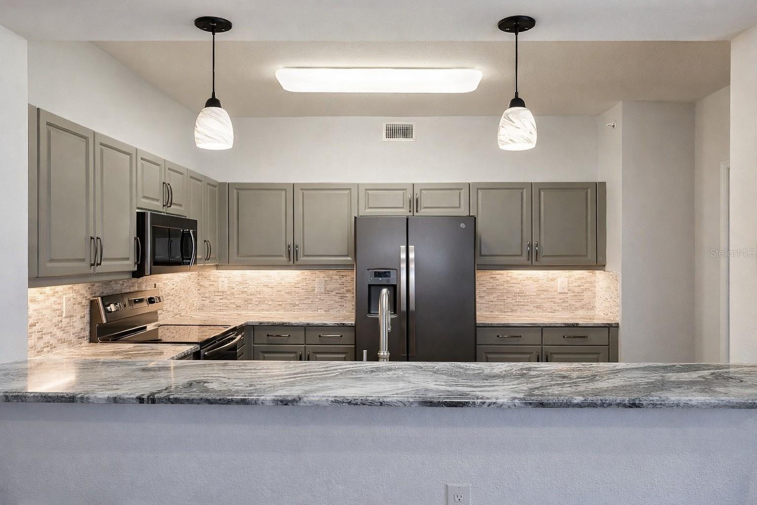 Image 7 of 16 For 5123 Melbourne Street D203