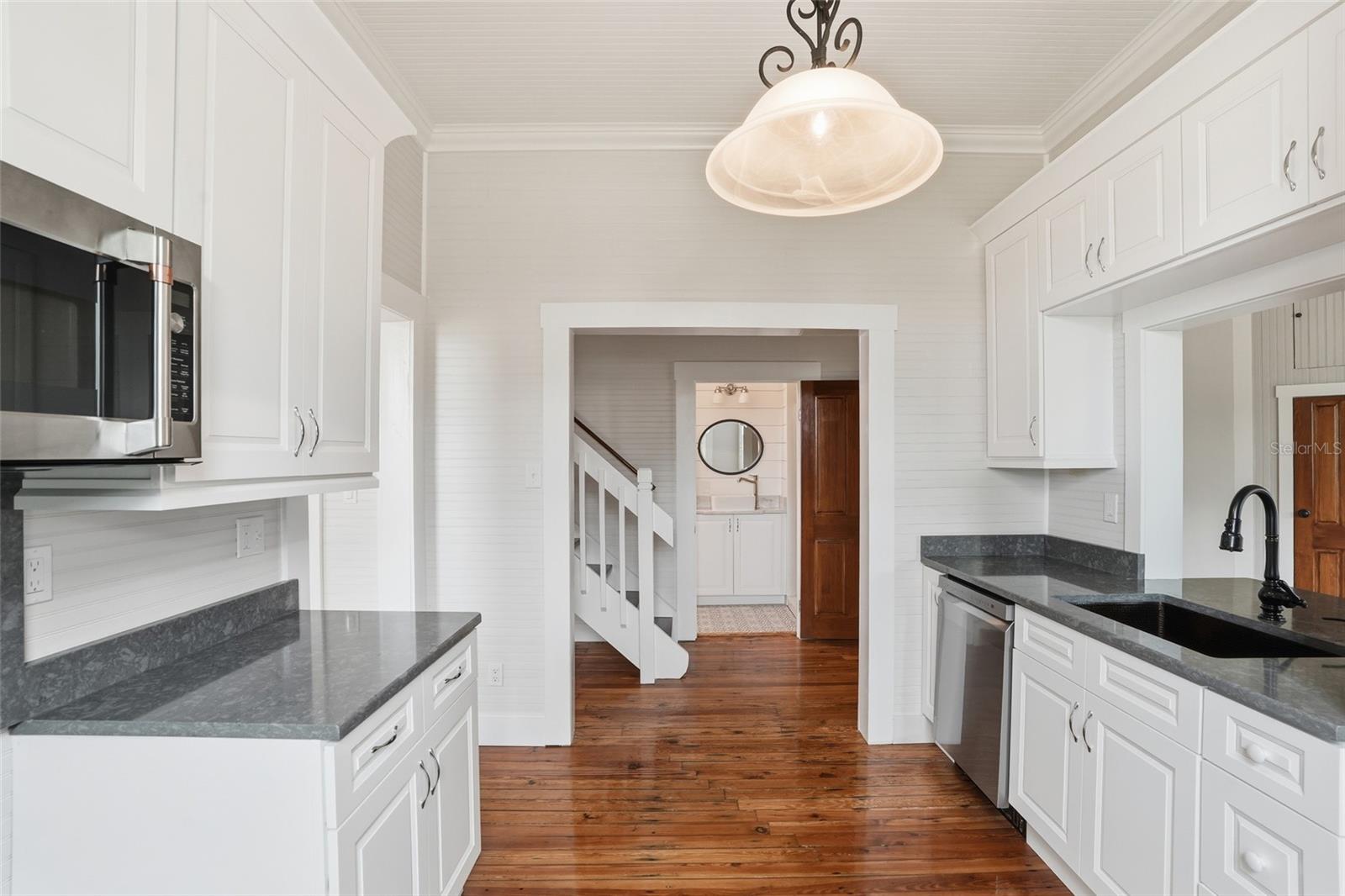 Image 20 of 70 For 115 Gill Street