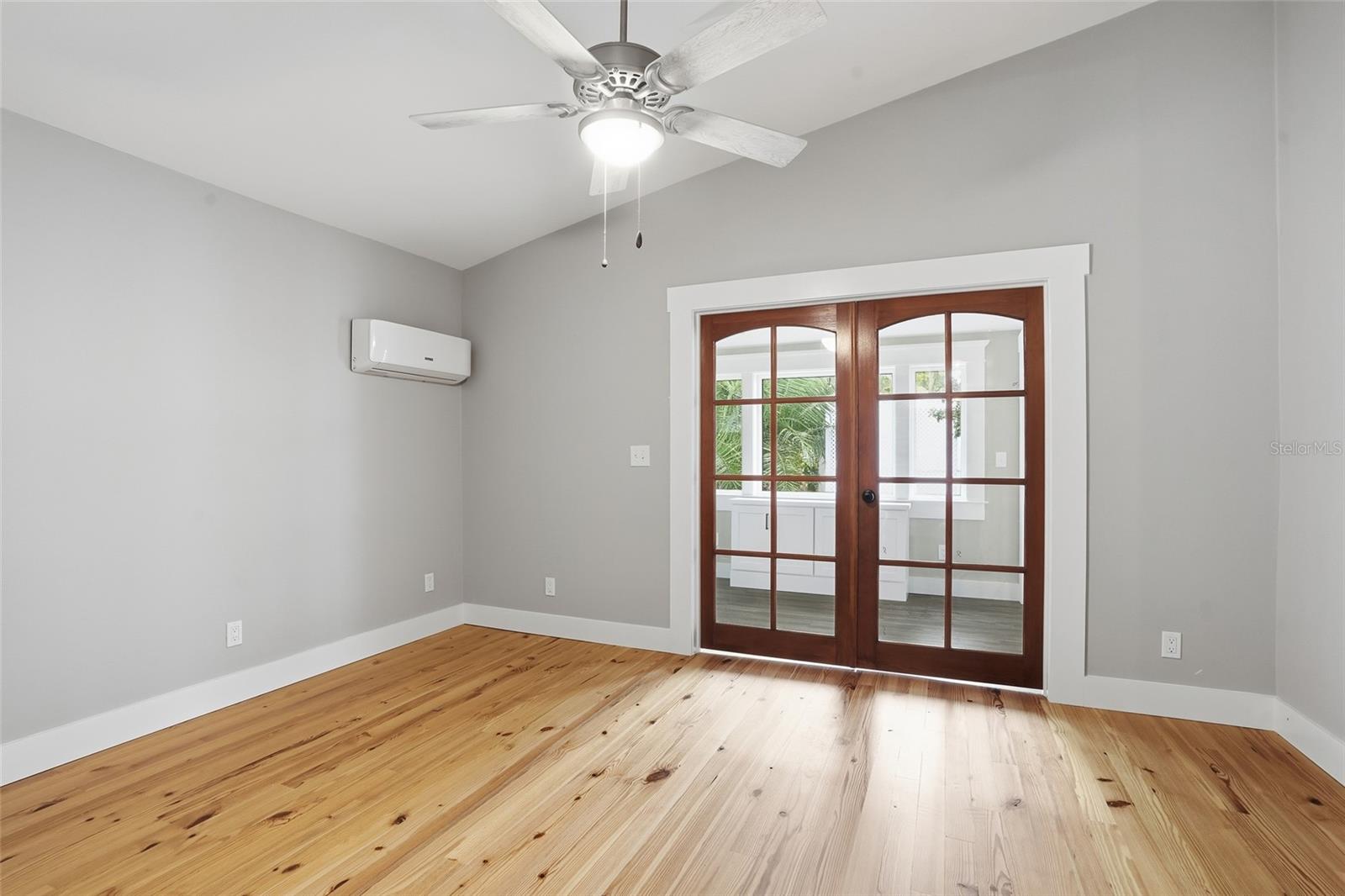 Image 23 of 70 For 115 Gill Street