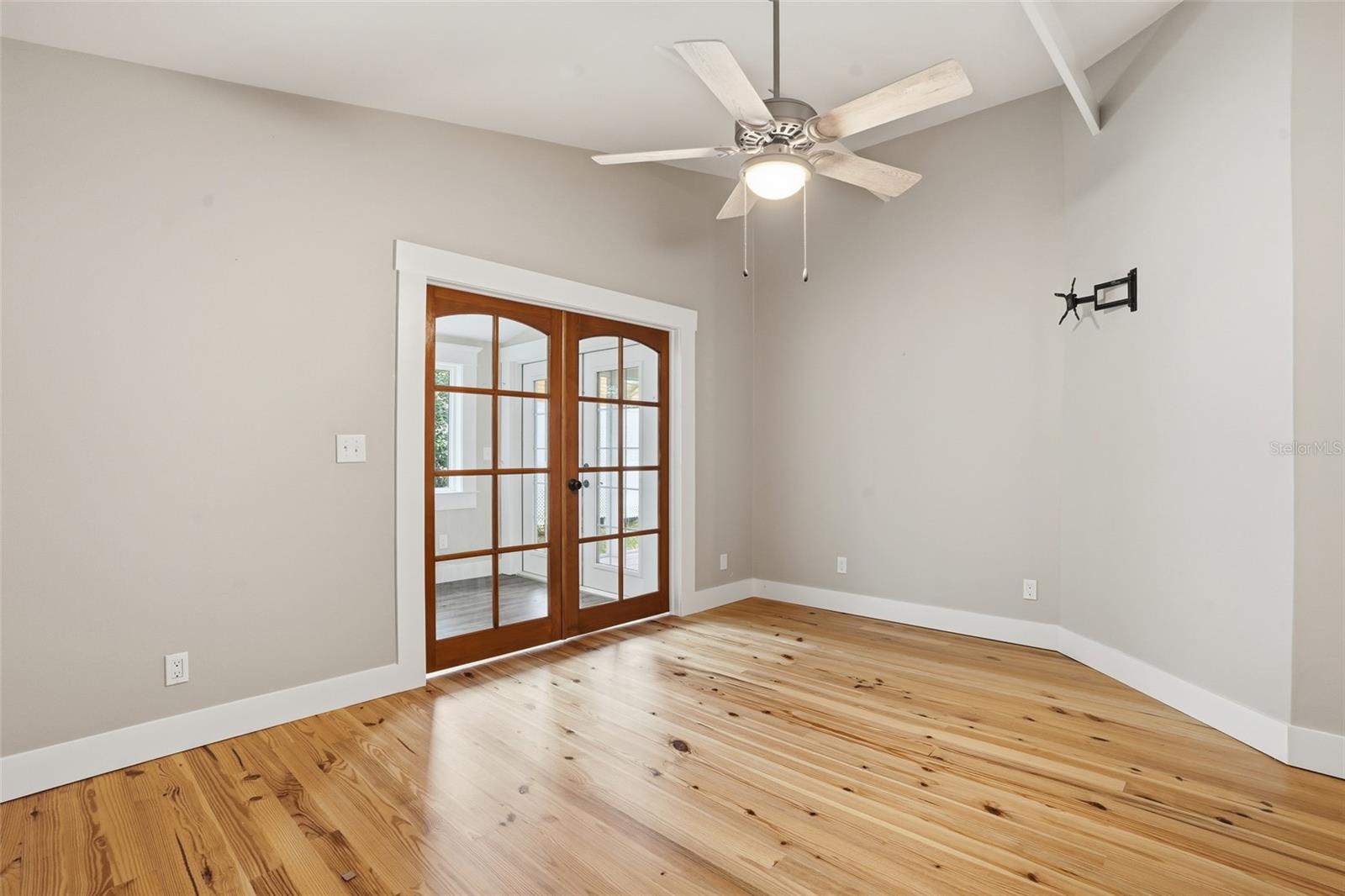 Image 24 of 70 For 115 Gill Street