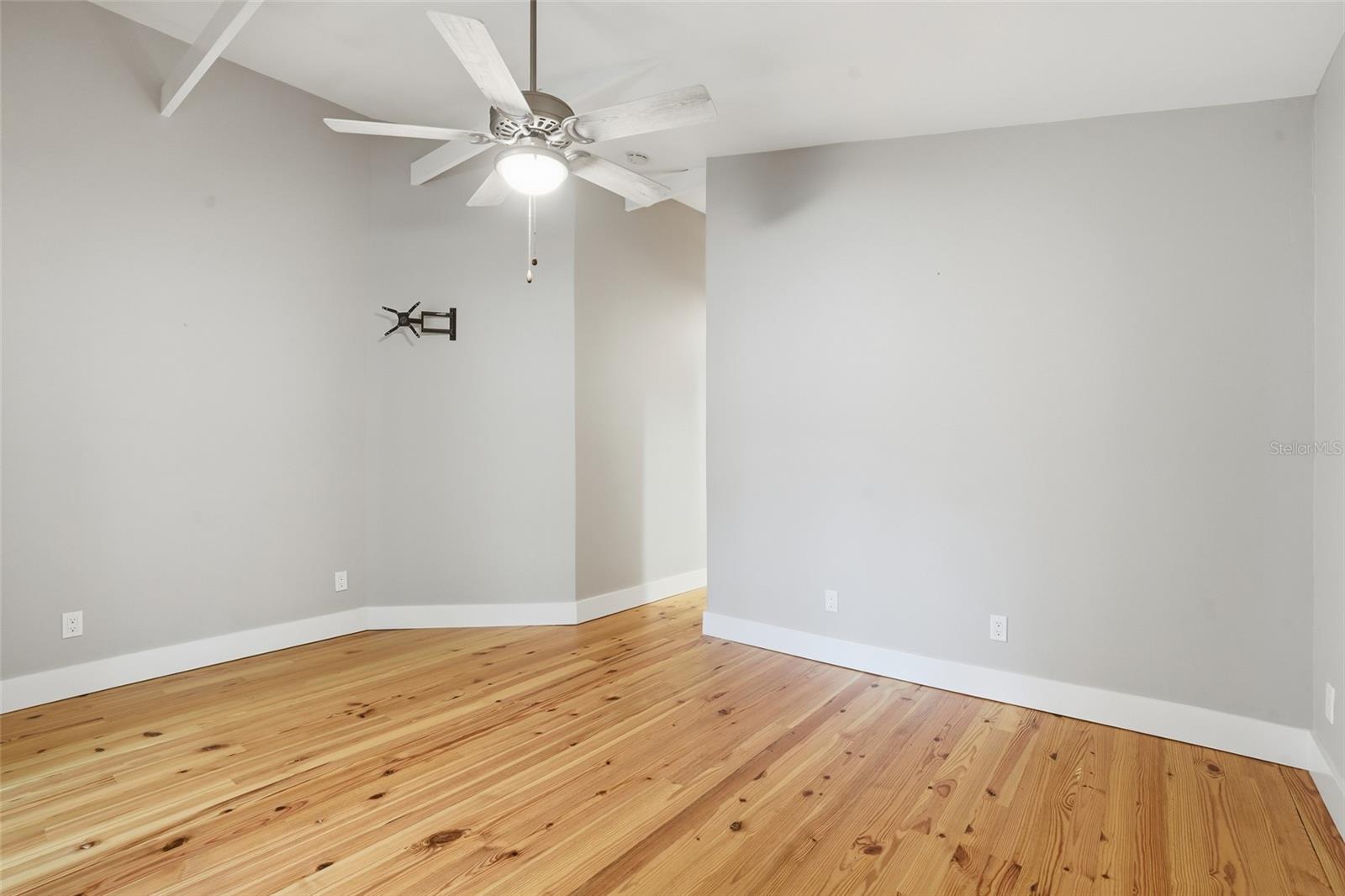 Image 25 of 70 For 115 Gill Street