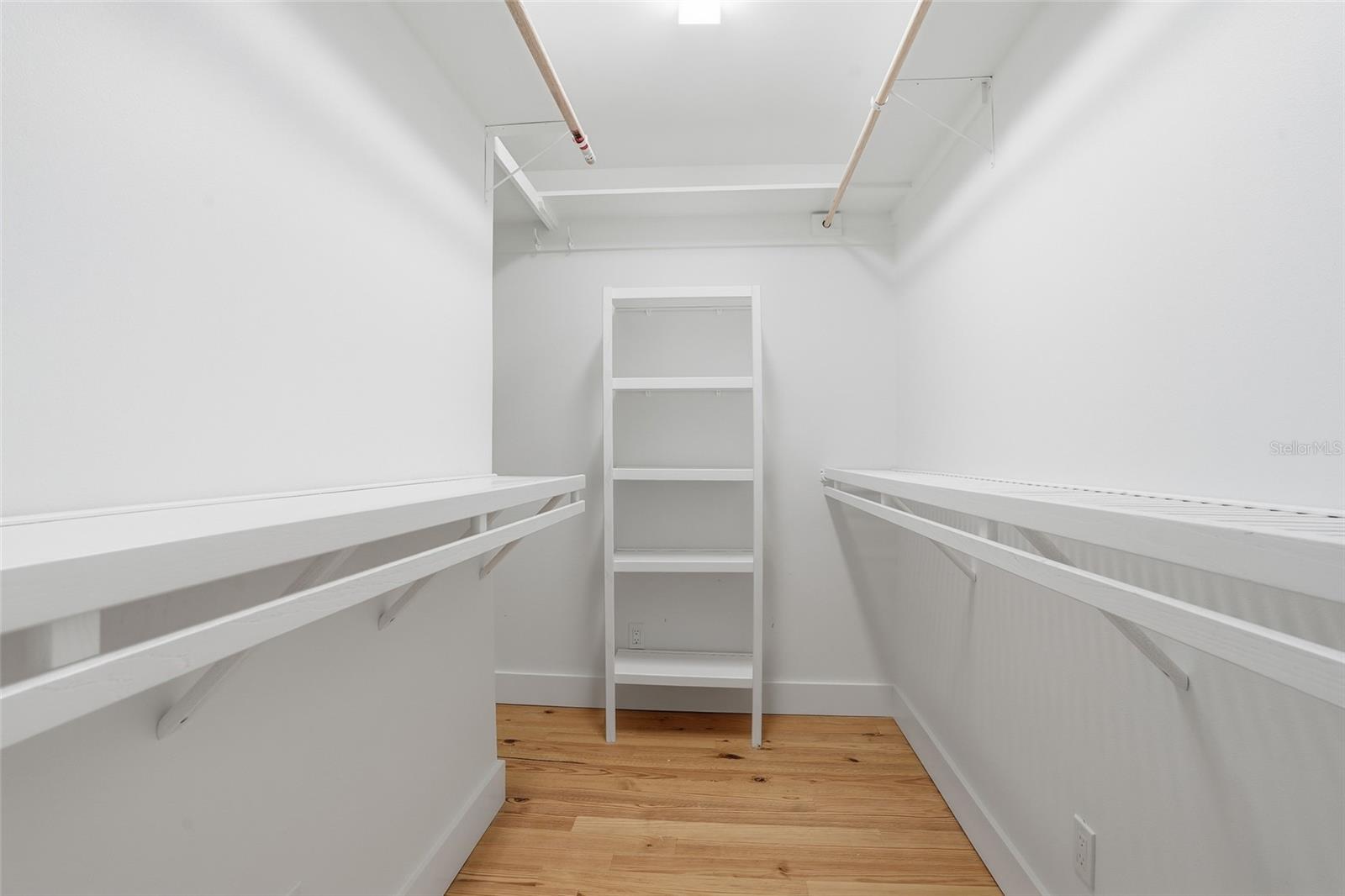 Image 28 of 70 For 115 Gill Street