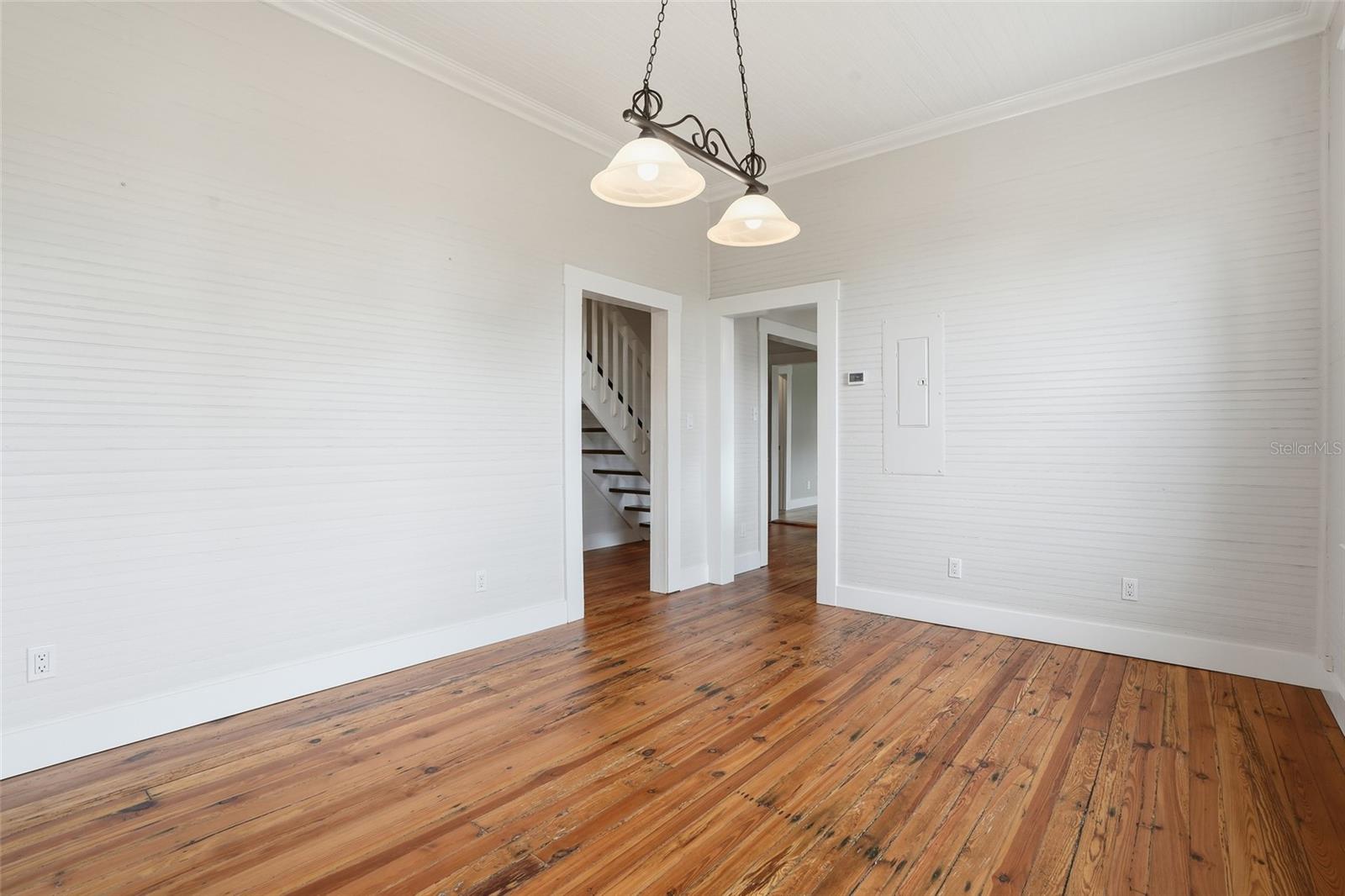 Image 32 of 70 For 115 Gill Street