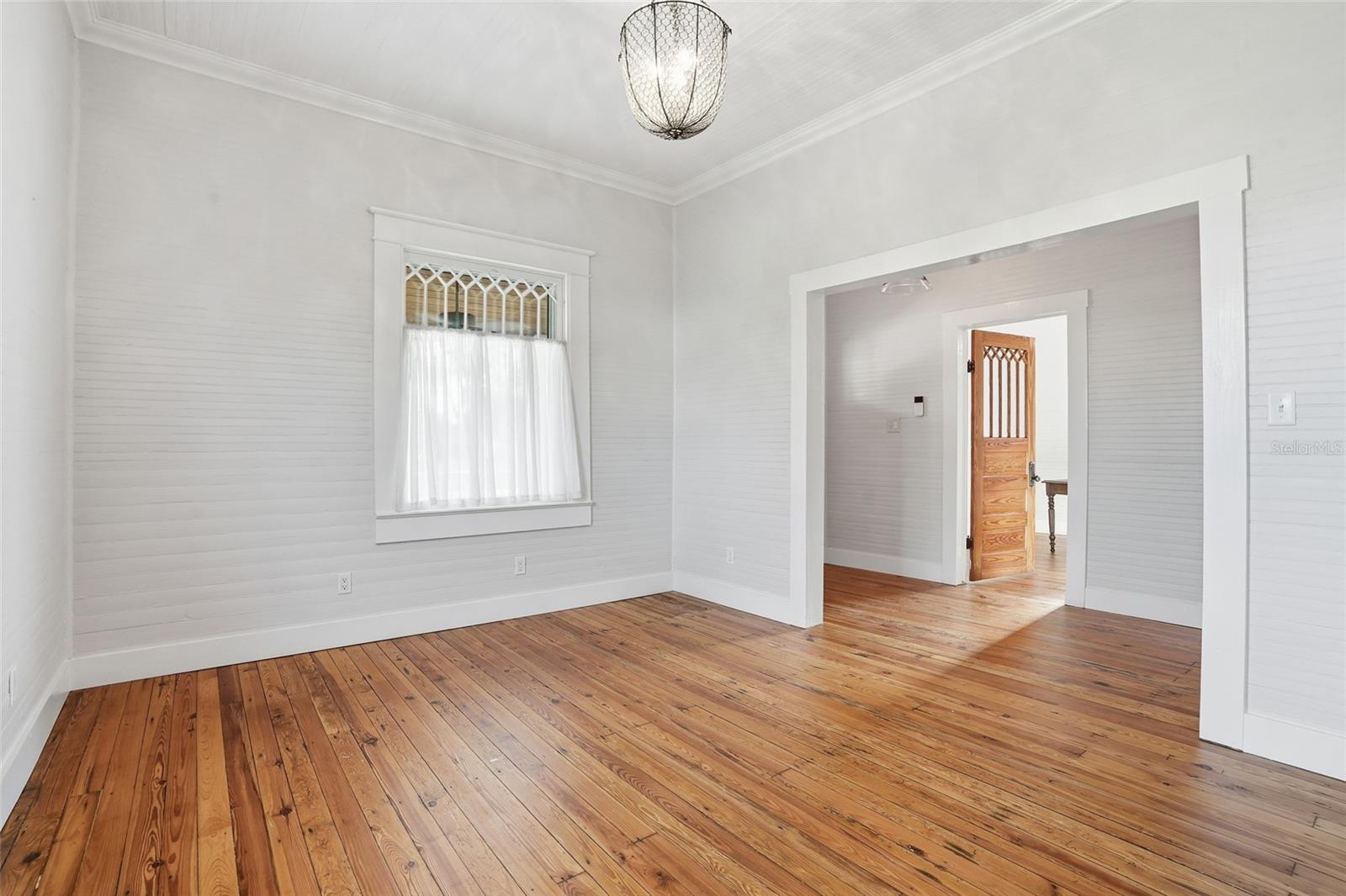 Image 33 of 70 For 115 Gill Street