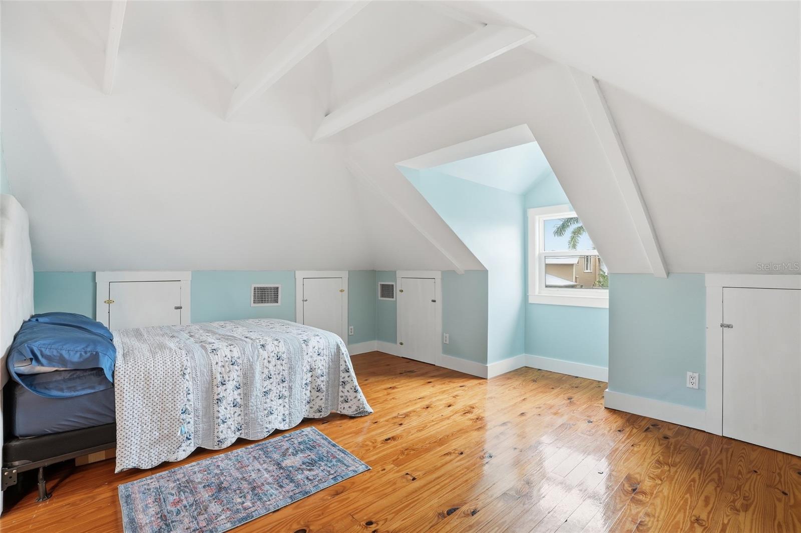 Image 44 of 70 For 115 Gill Street