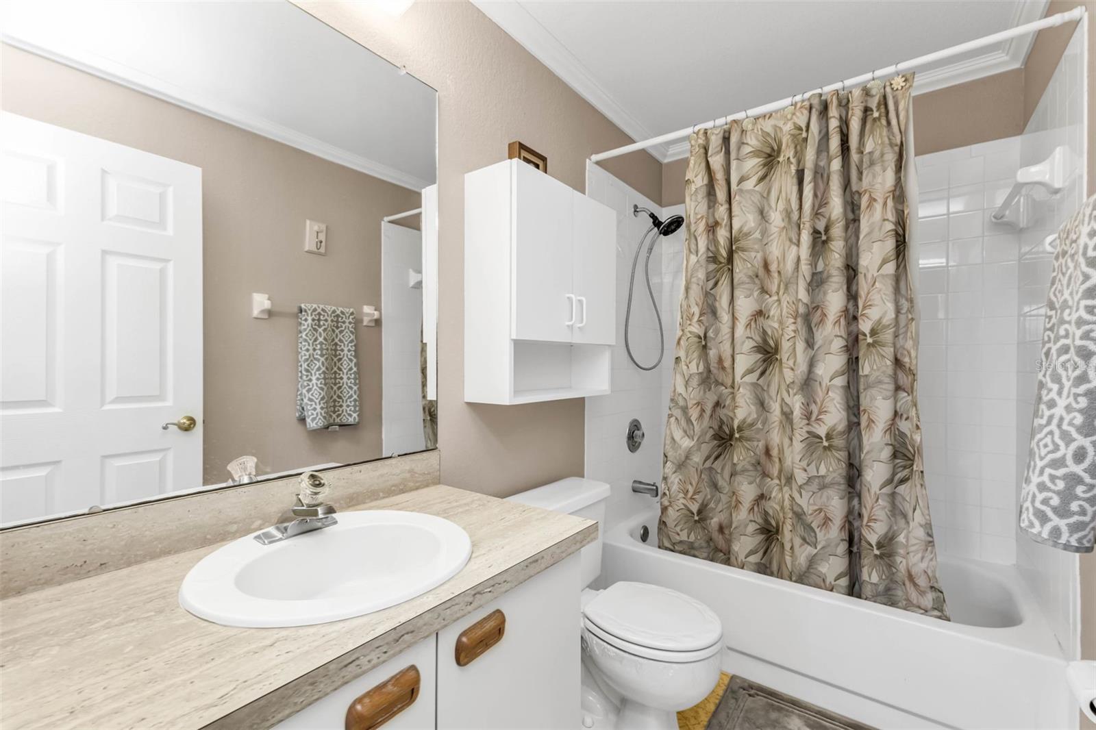 Image 21 of 39 For 25100 Sandhill Boulevard 201