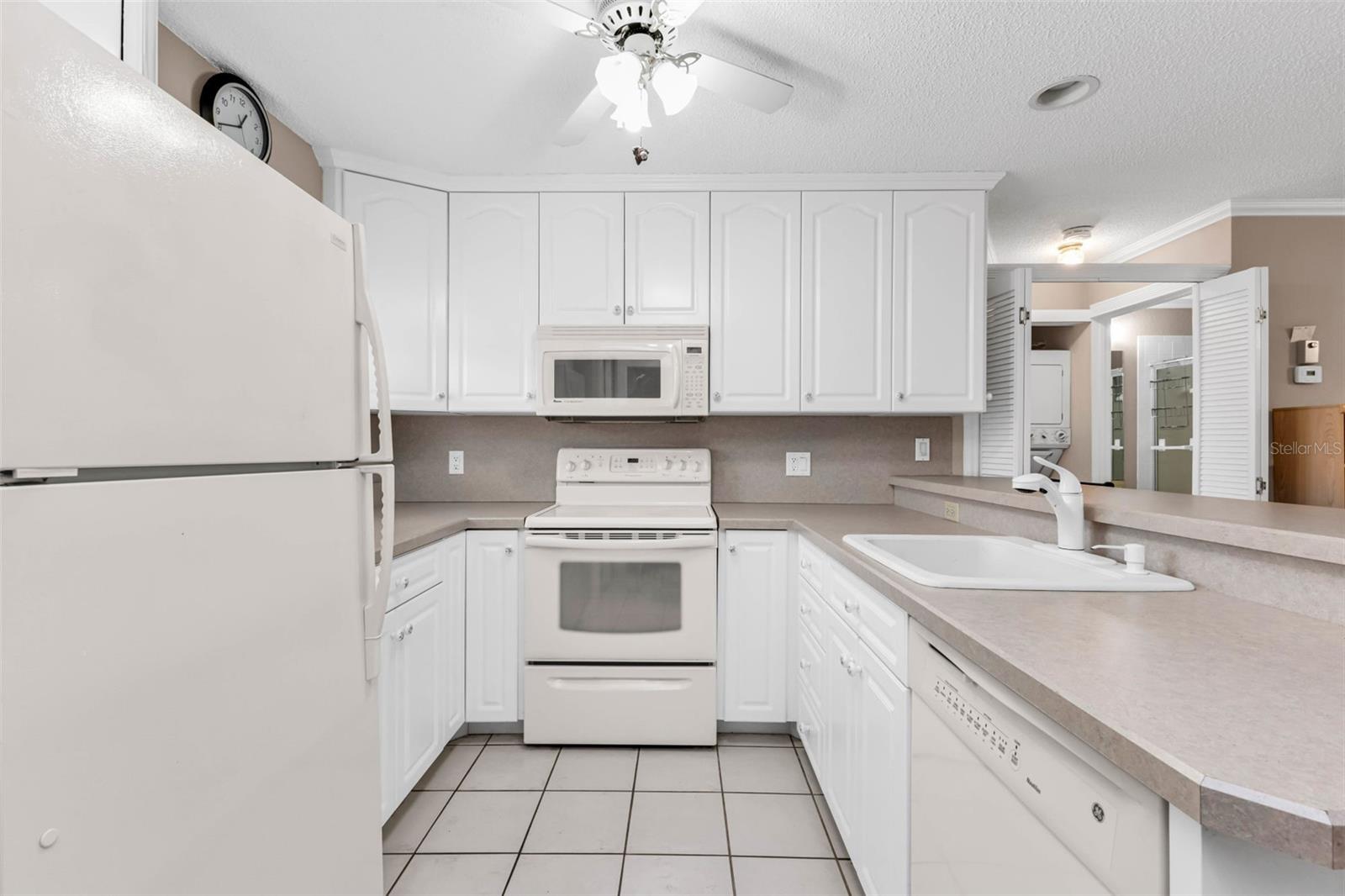 Image 7 of 39 For 25100 Sandhill Boulevard 201