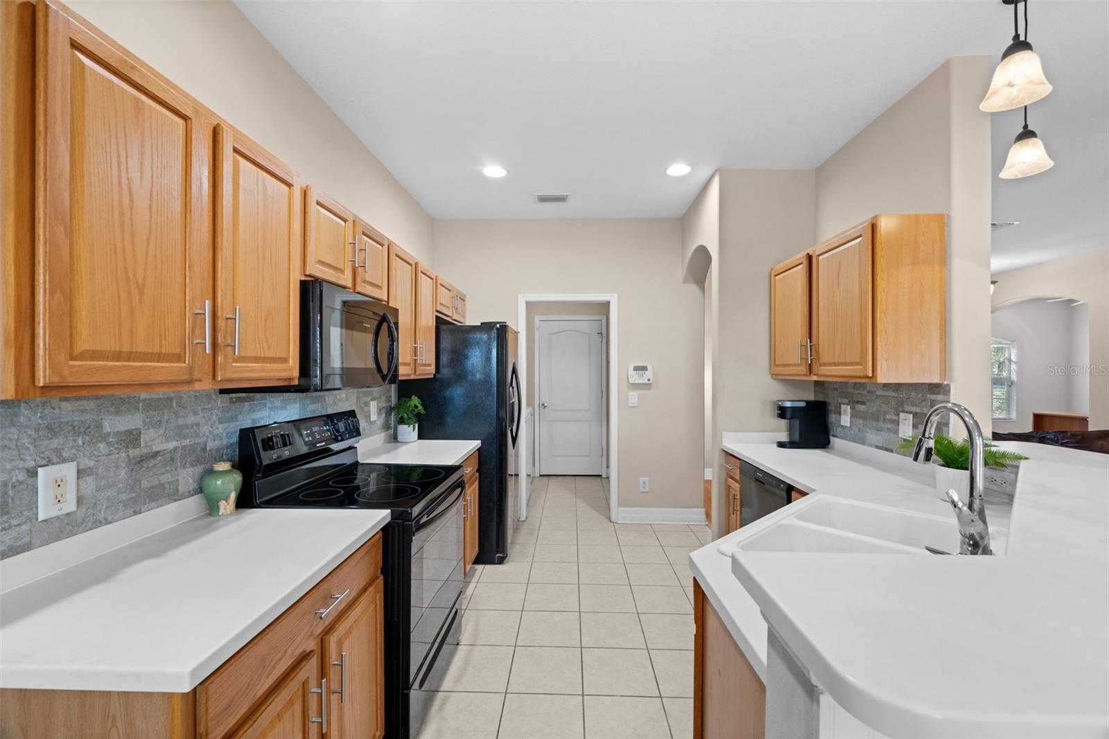 Image 13 of 37 For 2868 Suncoast Lakes Boulevard