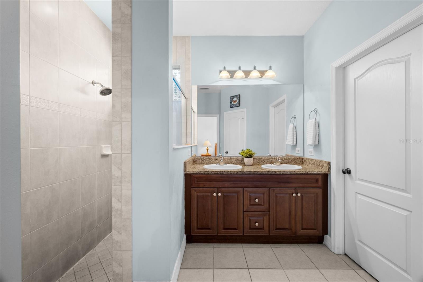 Image 19 of 37 For 2868 Suncoast Lakes Boulevard