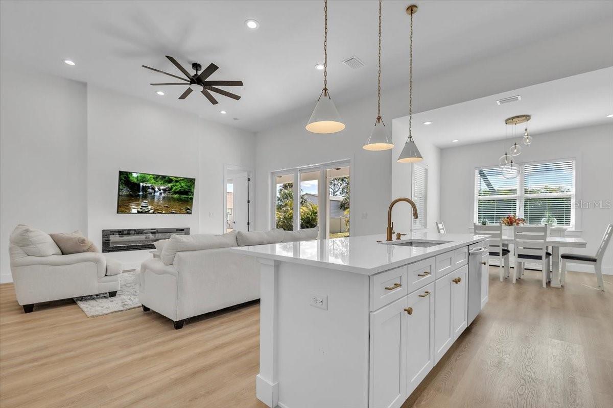 Image 13 of 39 For 3083 Jeannin Drive