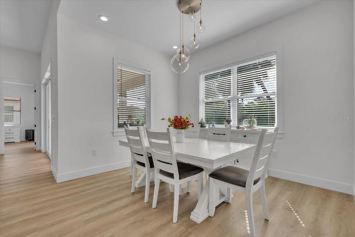 Image 14 of 39 For 3083 Jeannin Drive