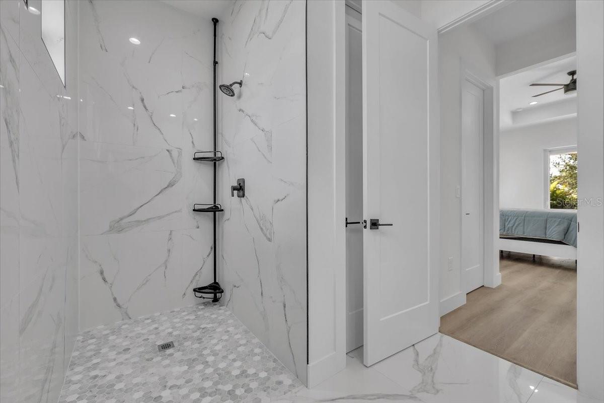 Image 19 of 39 For 3083 Jeannin Drive