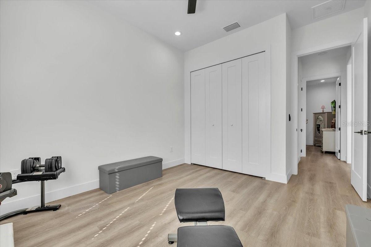 Image 25 of 39 For 3083 Jeannin Drive