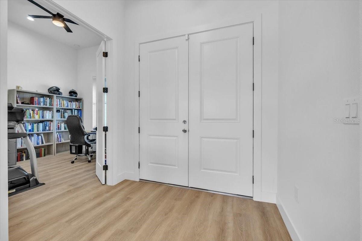 Image 26 of 39 For 3083 Jeannin Drive