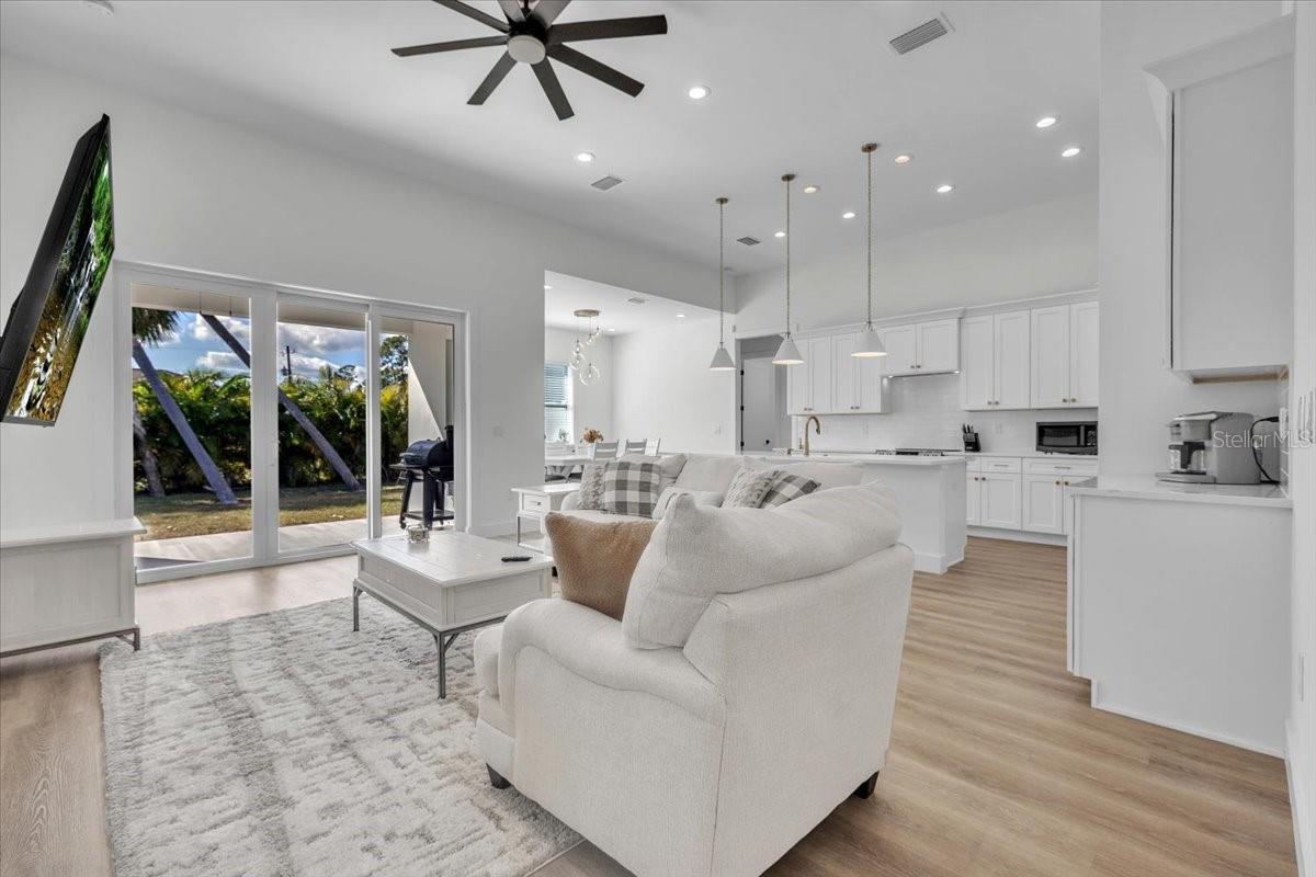 Image 3 of 39 For 3083 Jeannin Drive