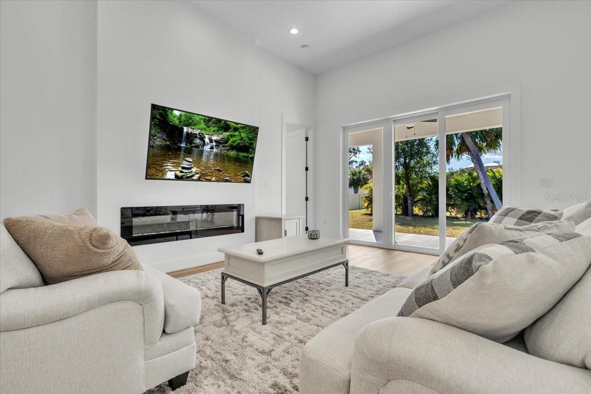 Image 6 of 39 For 3083 Jeannin Drive