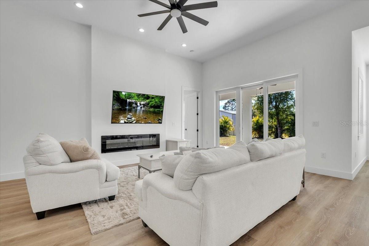 Image 7 of 39 For 3083 Jeannin Drive