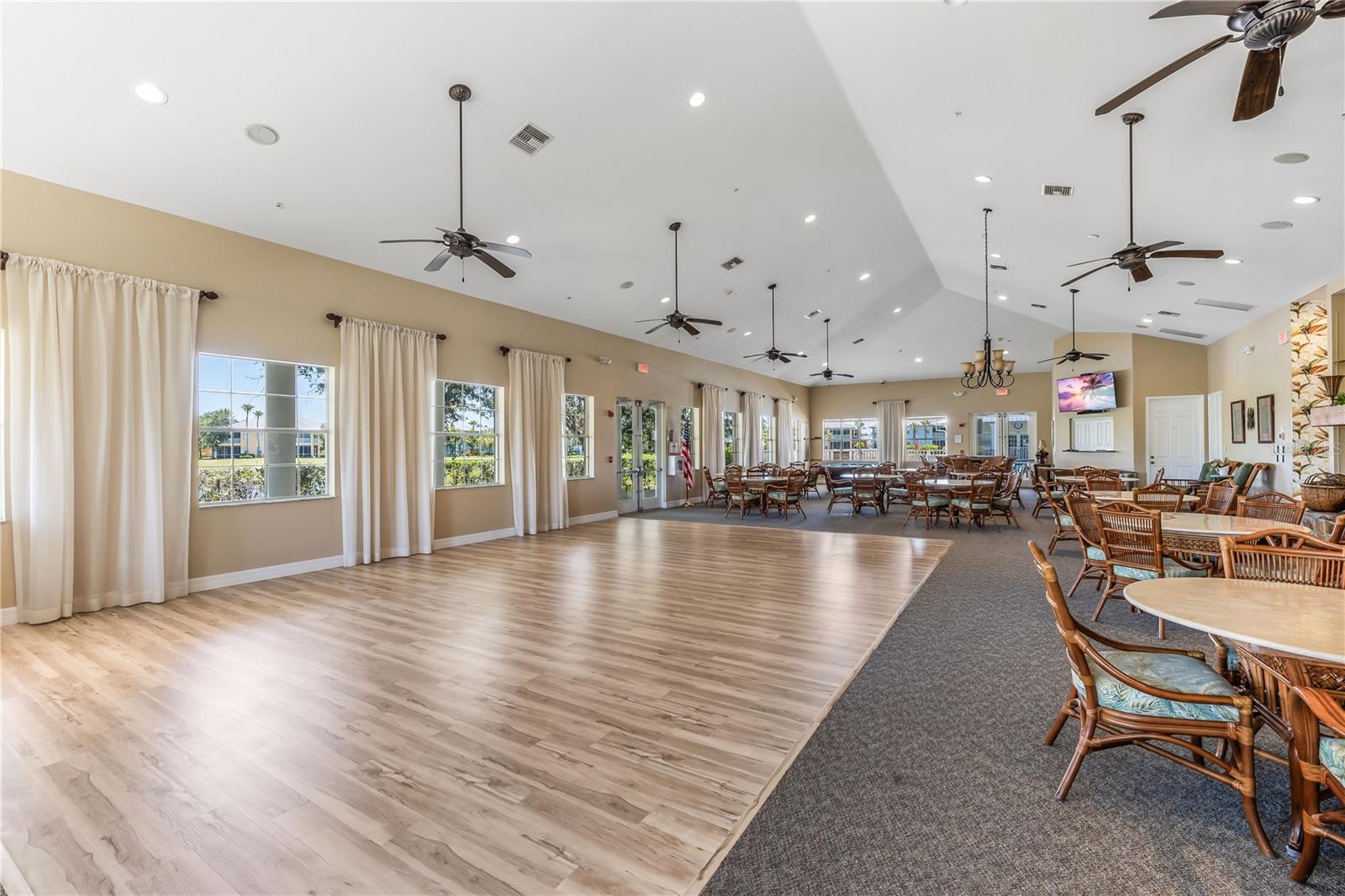 Image 22 of 37 For 2142 Royal Tern Circle