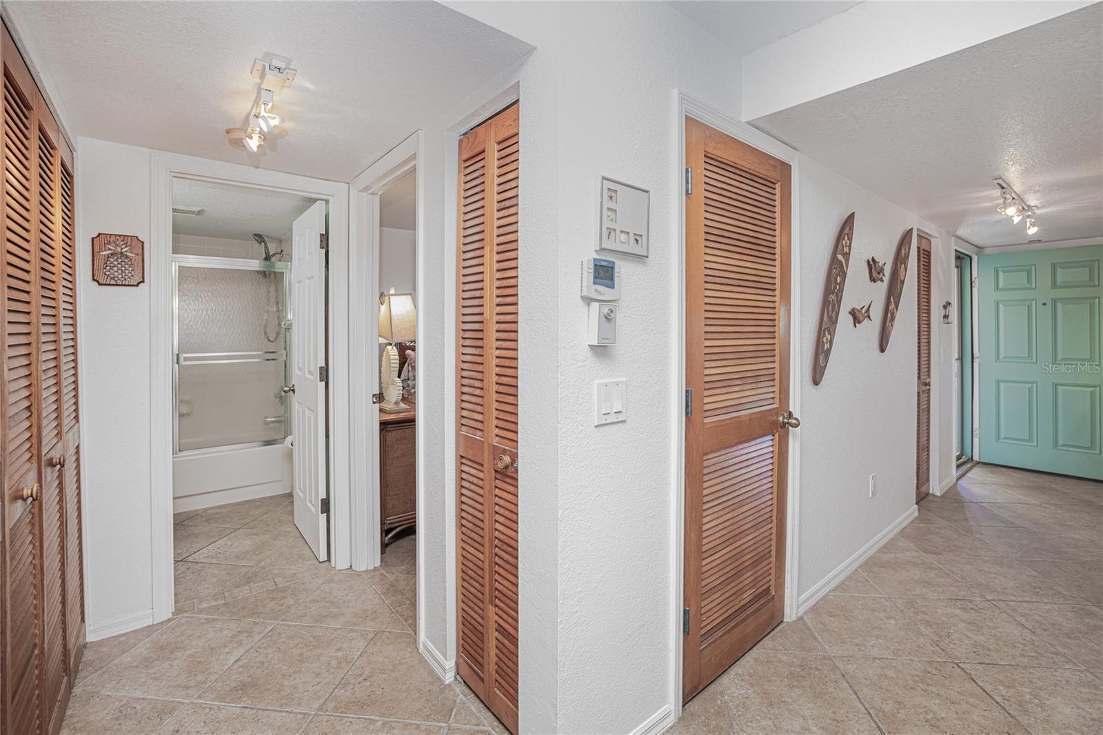 Image 17 of 48 For 175 Kings Highway 1131