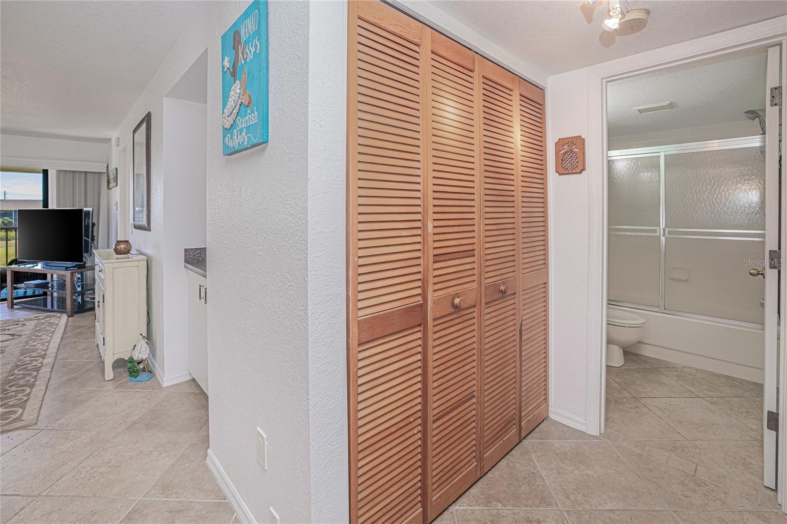 Image 18 of 48 For 175 Kings Highway 1131