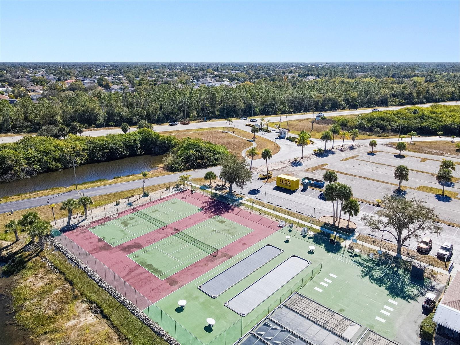 Image 37 of 48 For 175 Kings Highway 1131